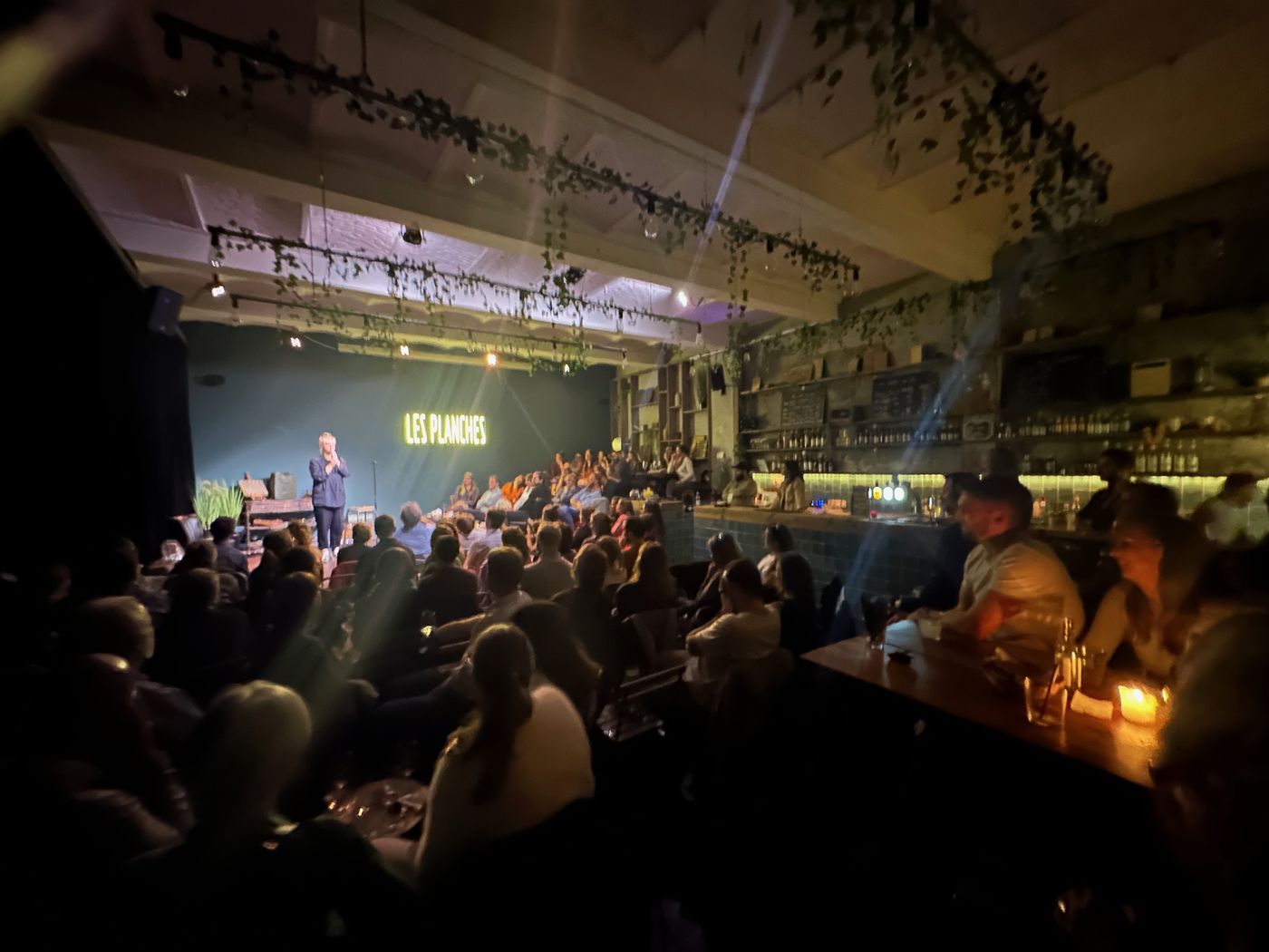 Soirée humour, vue depuis le bar