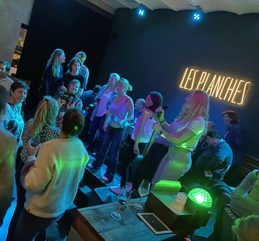 Soirée karaoké sur la scène