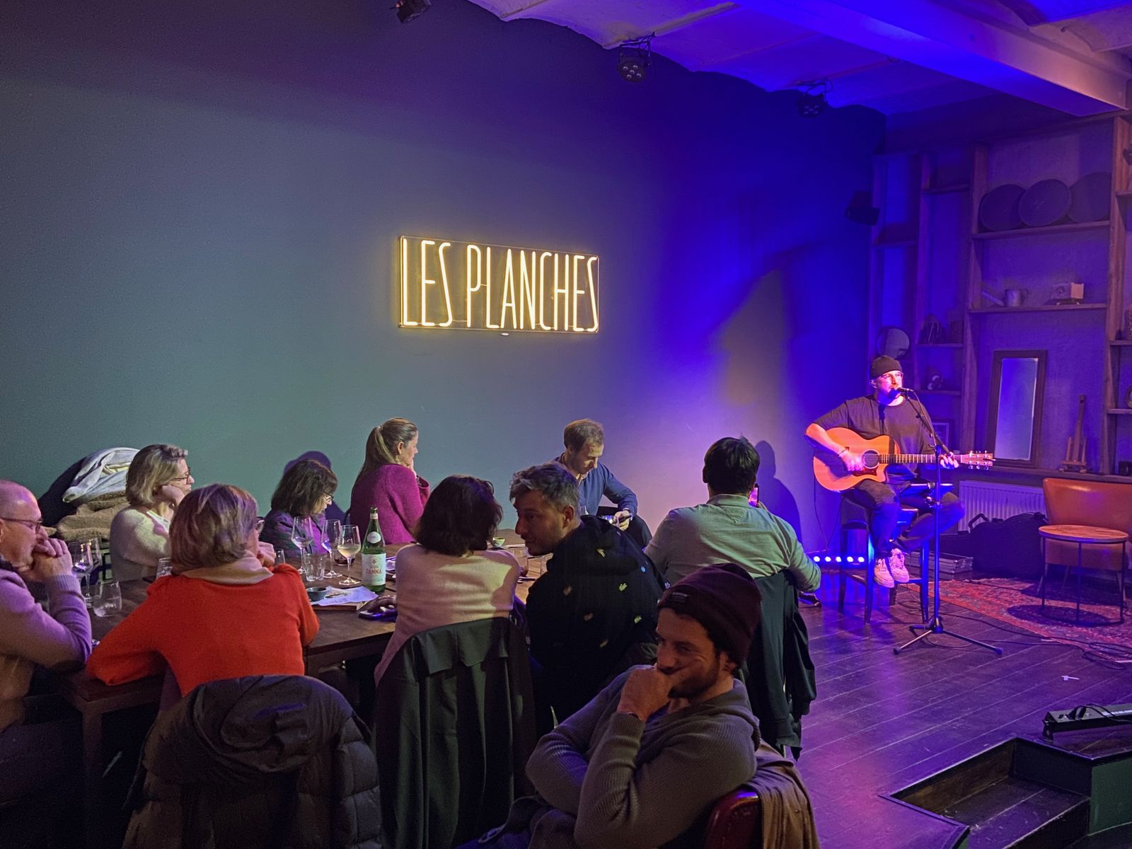 Concert acoustique pendant le dîner