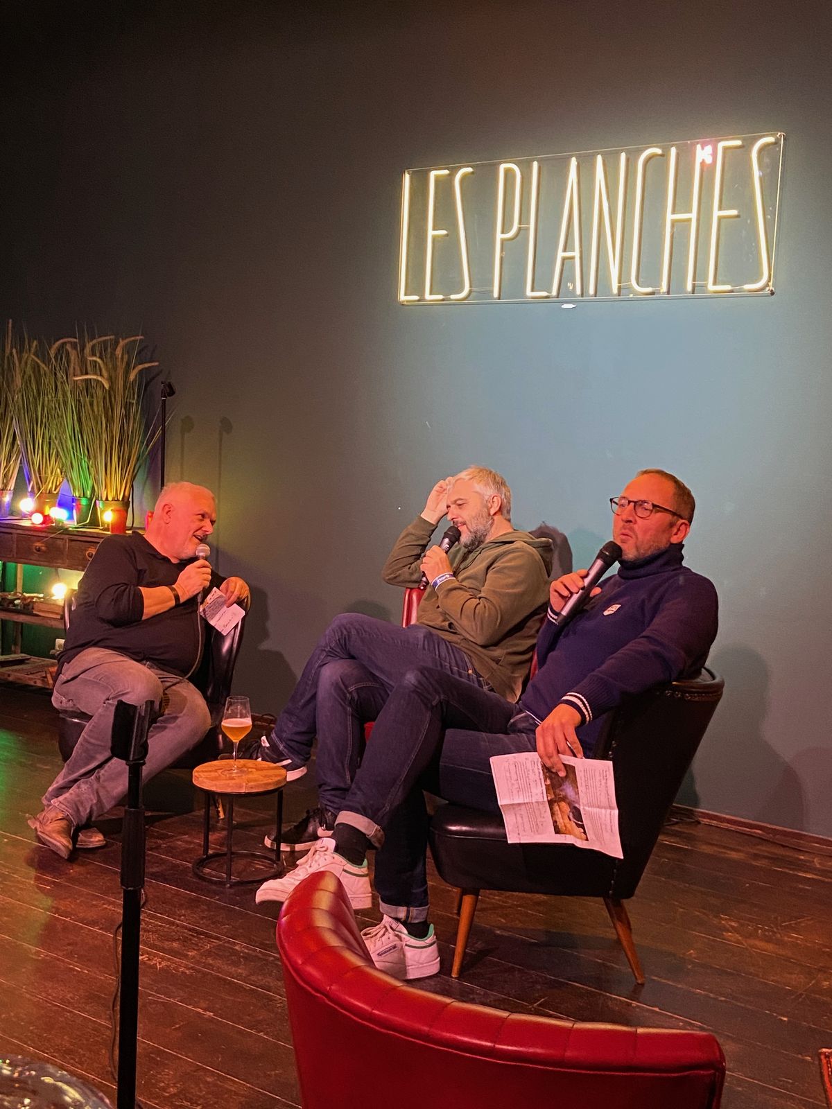 Rencontre en fauteuils sur la scène